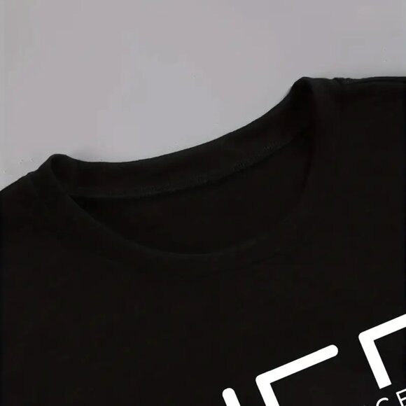 NWT Her Worth Is Priceless Graphic Designed T-Shirt XXL - Picture 3 of 8